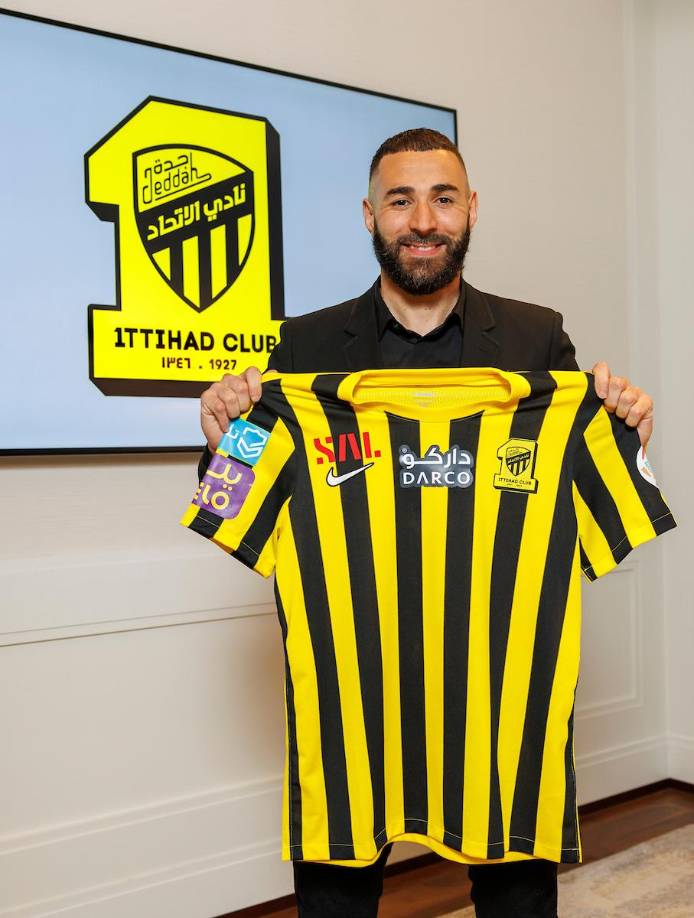 OFICIAL: El atacante francés Karim Benzema es nuevo jugador del Al Ittihad de Arabia Saudita. Firma hasta junio de 2026.
