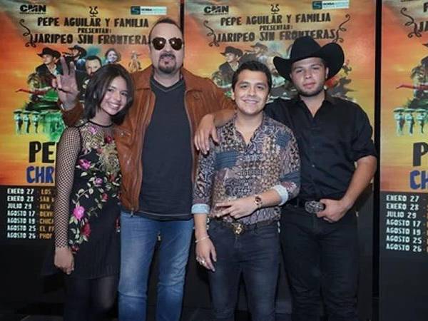 Ángela, Pepe, Christian Nodal y Leonardo Aguilar en una imagen del 2018, un año antes se habían conocido oficalmente.