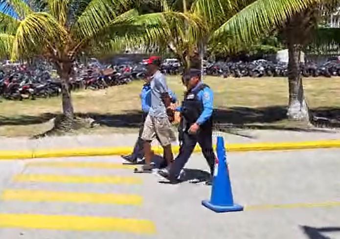 La culpa es mía, él andaba bolo: mujer clama que liberen a su pareja tras brutal golpiza