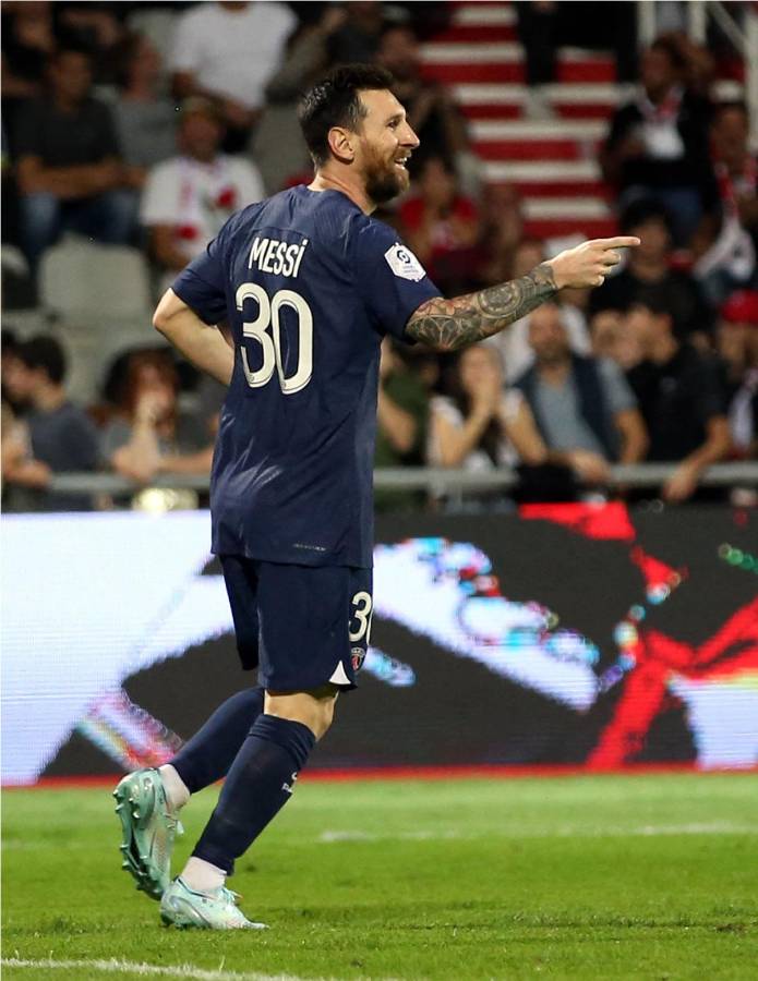 Messi celebrando su golazo en la victoria del PSG.