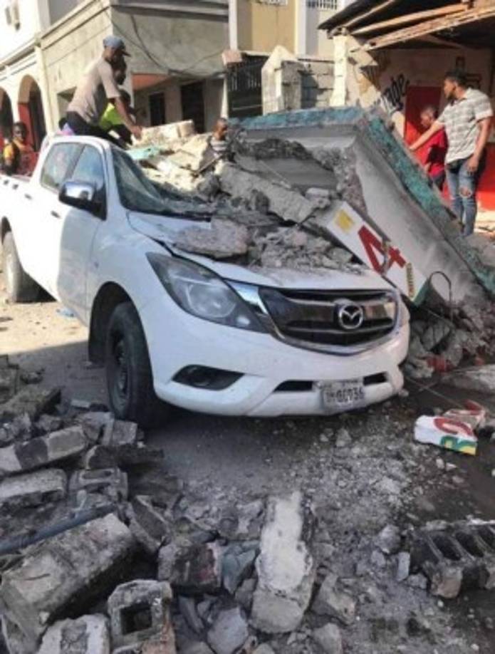 Ese terremoto destruyó cientos de miles de viviendas, al igual que edificios administrativos y escuelas, así como el 60% del sistema sanitario de Haití.