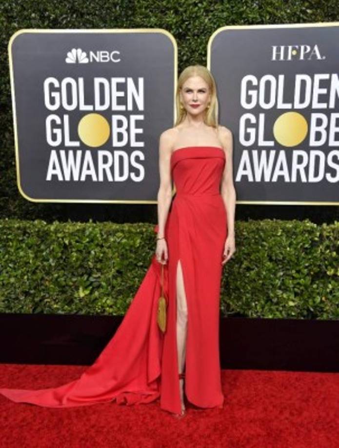 La actriz australiana Nicole Kidman seduciendo de rojo.