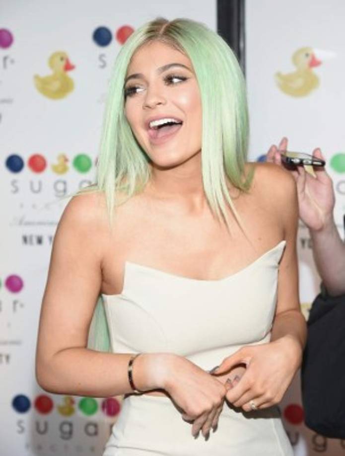 ¿O es todo puro espectáculo y lo que quiere es convertirse en el centro de todas las miradas?