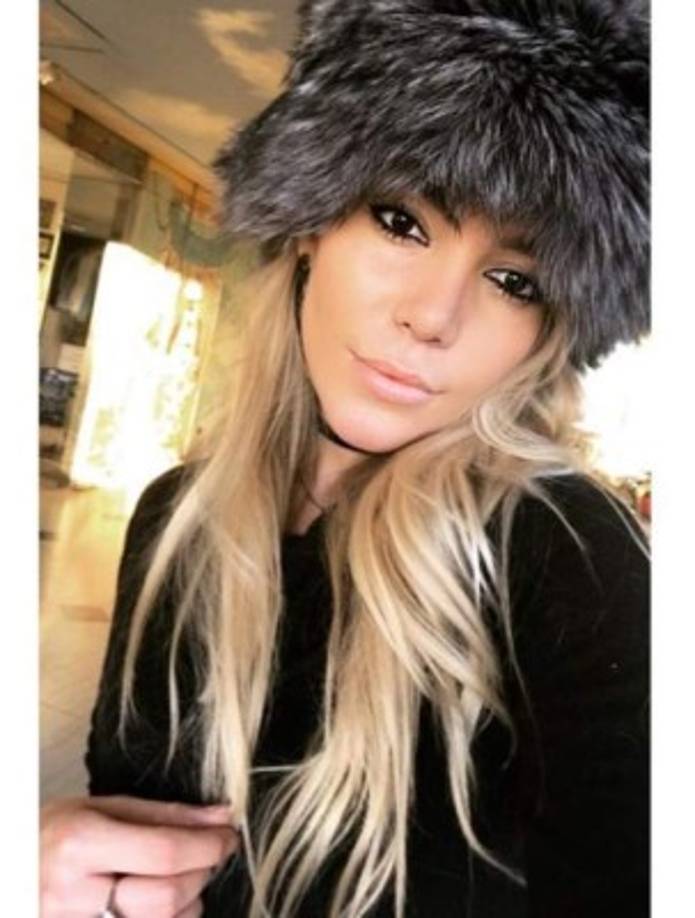 'Nunca me nacería ni siquiera juntarme a hablar, cuando es un ex es un ex. En realidad no entiendo, no entiendo qué hacía él ahí y en todas estas ocasiones como en el cumpleaños de mi má (mamá)... Pude haber ido porque estaba en Nueva York, pero ninguna llamada, en mi cumpleaños tampoco', comentó.