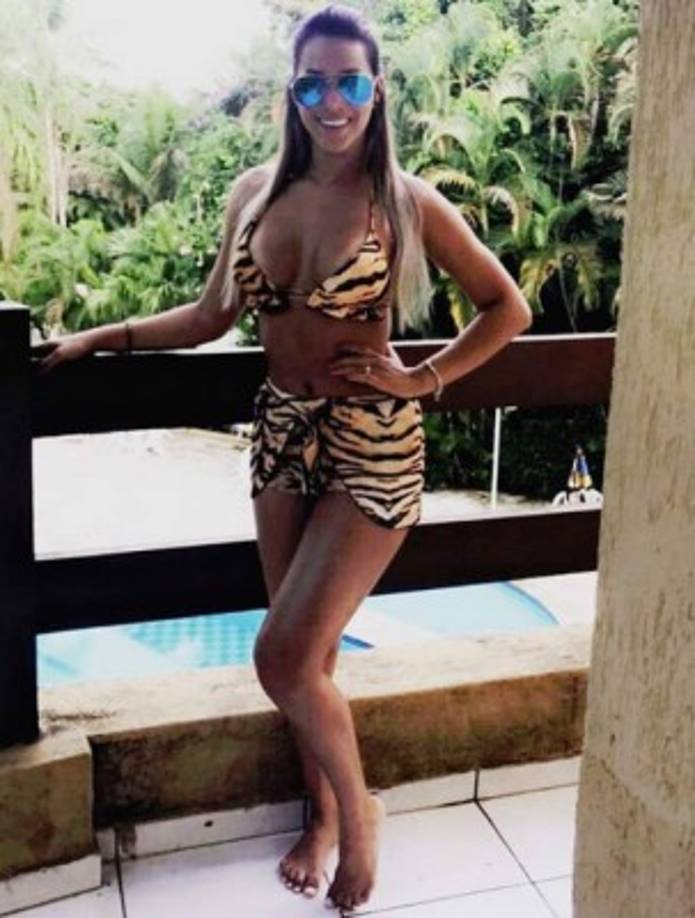 denisebuenomusa es la cuenta de Instagram de la chica.