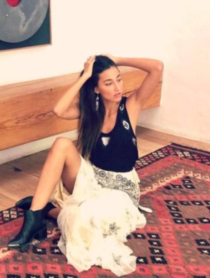 La actriz de la serie 'Club de Cuervos' que se ve en Netflix, se unió a la campaña para promover el veganismo, un estilo de vida que asegura la hace sentirse saludable y sensual.