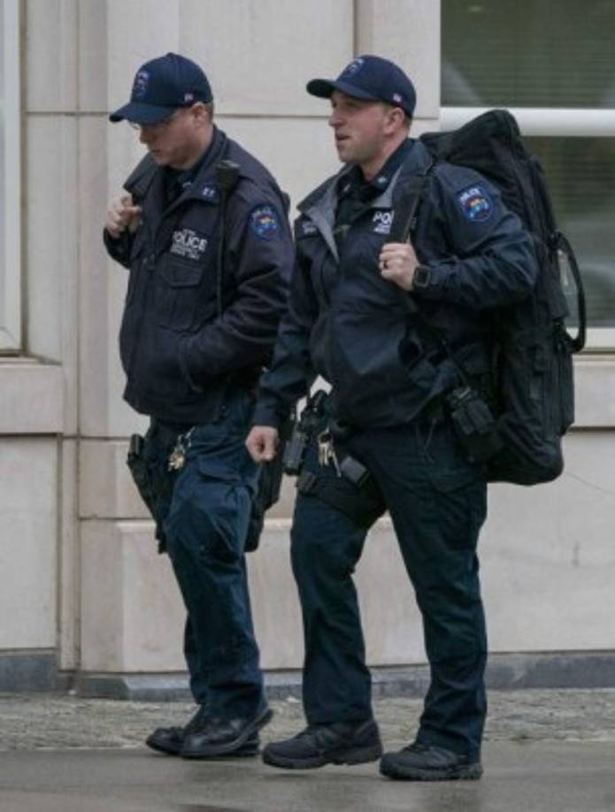 Rob Heroy, un abogado de Carolina del Norte que defendió a otro narcotraficante mexicano, estima por su lado que el proceso costará 'más de 50 millones de dólares'. 'Se presenta como el juicio más caro de la historia de Estados Unidos', dijo Heroy.