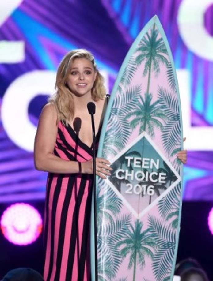 Mejor Actriz de Comedia en Cine va para Chloë Grace Moretz.