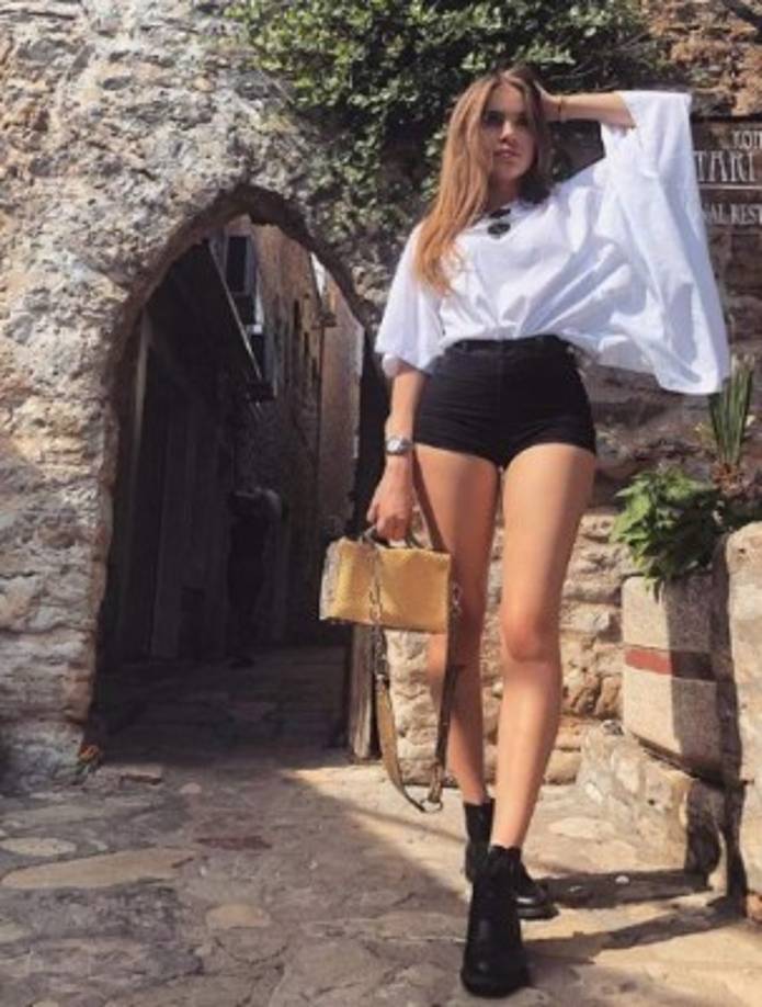 La supermodelo VIP rubia tiene medidas: 86-60-87