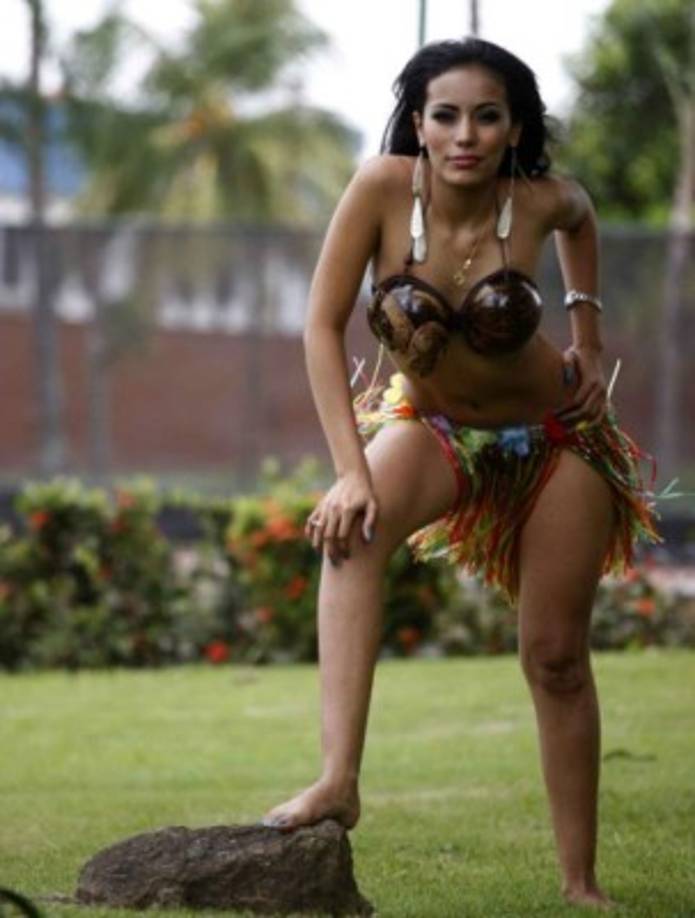 Así era Elsa Oseguera antes de su operación de senos.