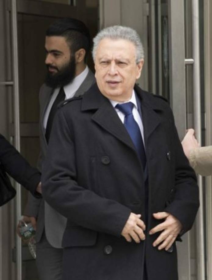 Callejas y Hawit, expulsados de por vida. Tanto el expresidente hondureño Rafael Callejas como el dirigente deportivo Alfredo Hawit se declararon culpables de haber participado en el escándalo de corrupción llamado el “FifaGate”.<br/>Debido a esto, en mayo de este año la Confederación Norte, Centroamérica y Caribe de Fútbol (Concacaf) determinó expulsar de por vida a los dos hondureños.<br/><br/>Se da por hecha, además, la expulsión de Callejas y Hawit de la Fifa, dado que ambos se declararon culpables. <br/><br/>Callejas lo hizo en marzo de este año y Hawit aceptó su culpa en abril.