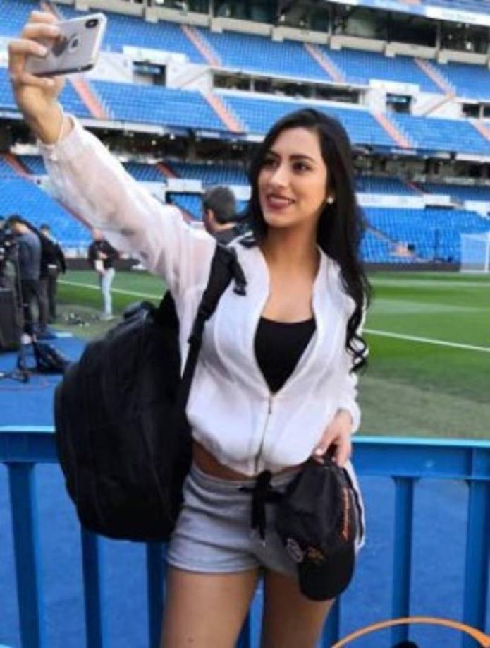 Gabriela Salazar, la hermosa modelo hondureña, cautivó en el estadio Santiago Bernabéu ya que estuvo presente en el clásico Real Madrid vs Barcelona.