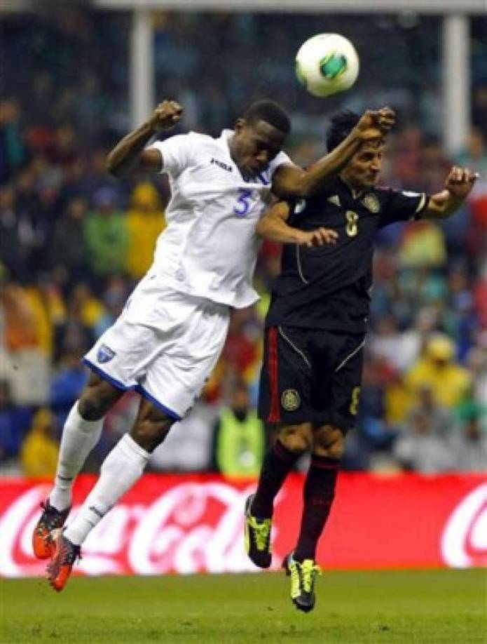 Maynor Figueroa - Fue, junto a ‘Muma’ Bernárdez, el otro defensa central de ese histórico partido en el que Honduras dejó en la lona a México.