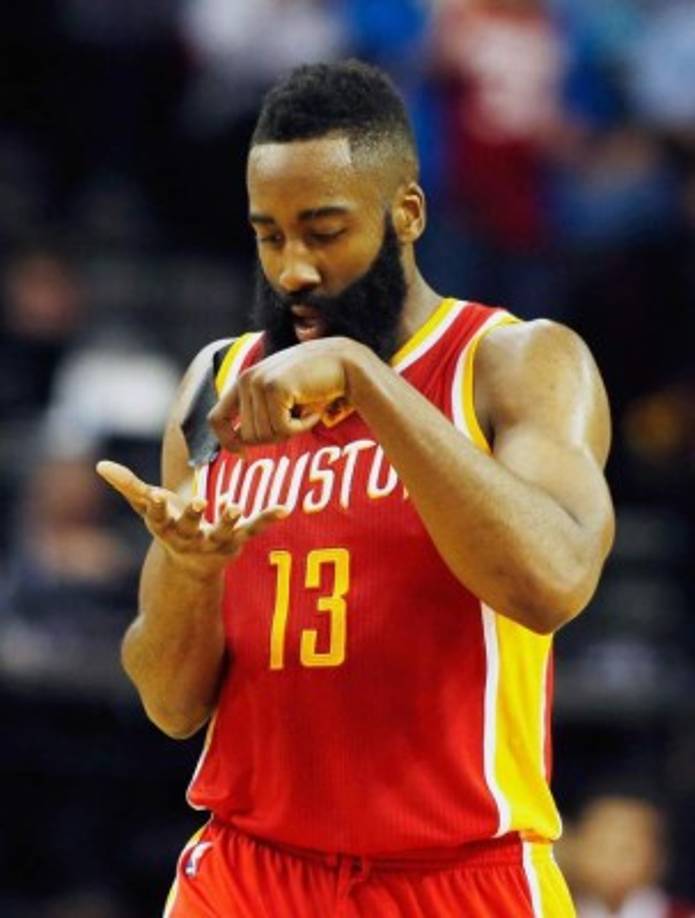 En noveno lugar con 46,6 millones de dólares, el jugador de baloncesto estadounidense,James Edward Harden.