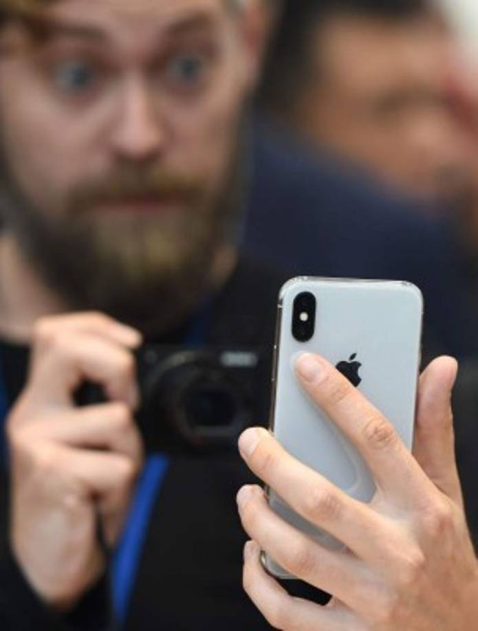 Los asistentes quedaron sorprendidos con las asombrosas capacidades del iPhone X.