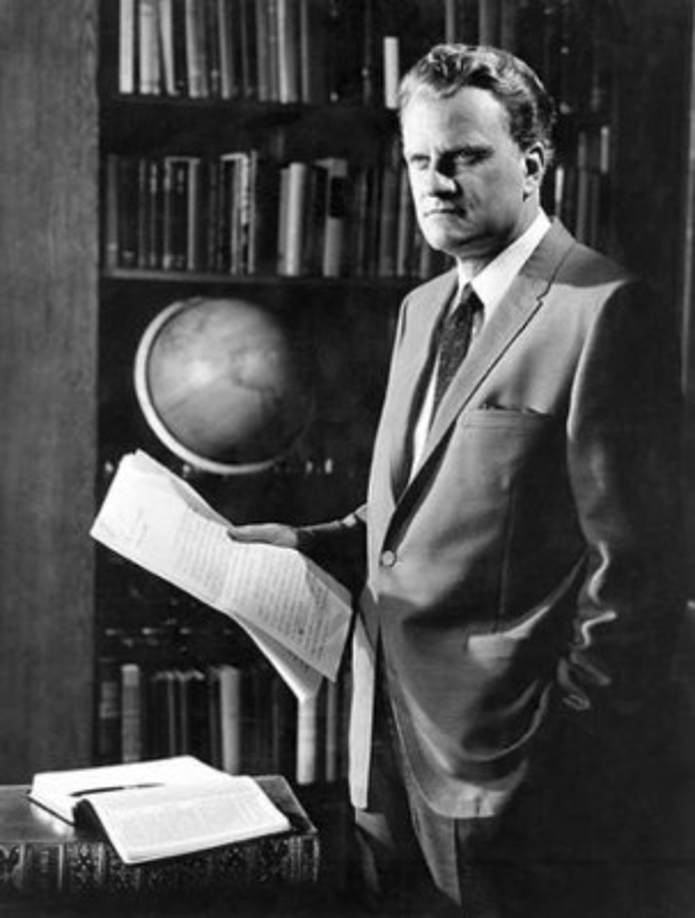 William Franklin Graham Jr, el predicador más conocido del mundo, se convirtió en una celebridad a finales de la década de los 40, por sus apasionados sermones. Desde entonces hasta el año 2000 multiplicó sus predicas por varios puntos del planeta, entre ellos la Unión Soviética y China. Llegó incluso a Corea del Norte en 1992 y 1994.