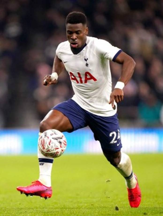 Según la Gazzetta dello Sport, el AC Milán habría elegido a Serge Aurier del Tottenham para reforzar el lateral derecho. El propio lateral costamarfileño ya habría dado el sí a la entidad italiana y en los próximos días ya podría ser oficial el nuevo fichaje rossonero. El club inglés está pidiendo 20 millones de euros mientras que el Milán ha llegado a ofrecer 15 millones. Por lo tanto, continúan decidiendo un precio que beneficie a ambos equipos.