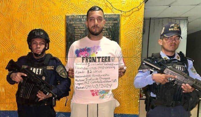 Al reintegrarse al equipo del podcast, Fancony fue recibido con aplausos tanto de sus compañeros como de la audiencia, quienes también manifestaron su alegría por su regreso. El influencer agradeció el apoyo recibido durante su situación y expresó que no tiene preocupaciones por los comentarios de algunas personas.