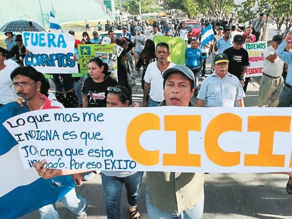 Hondureños se manifiestan a favor de la llegada de la Cicih.