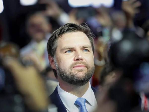 James David Vance (Ohio, 1984), es el nuevo vicepresidente de Estados Unidos por la victoria de Donald Trump, define en su historia de vida el sueño de superación americano: todo en su biografía conspiraba en su contra, pero terminó estudiando en Yale, siendo senador por Ohio y aspirando a ocupar el segundo sillón del país más poderoso del mundo.