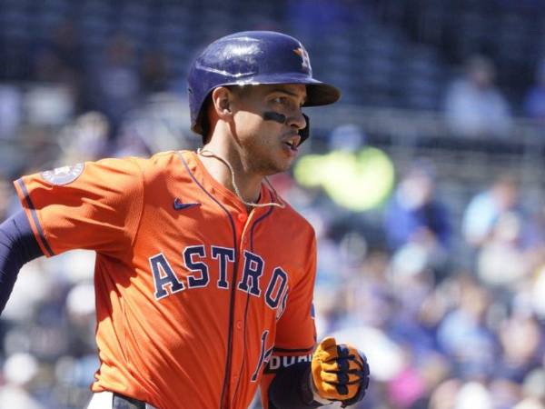 Mauricio Dubón sigue poniendo en alto el nombre de Honduras en las Grandes Ligas.