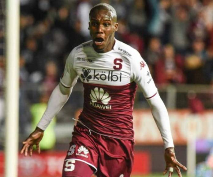 Rubilio Castillo: El club Atlético Bucaramanga de la primera división de Colombia quiere al delantero hondureño para la próxima temporada. El cuadro colombiano ya le hizo una oferta al Saprissa por el atacante catracho.