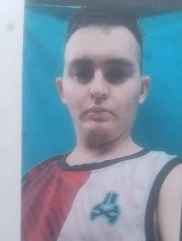 Trascendió que el cadáver de uno de los sicarios fue llevado a la morgue y fue identificado como Dagner Sagastume Fernández, de 20 años de edad.