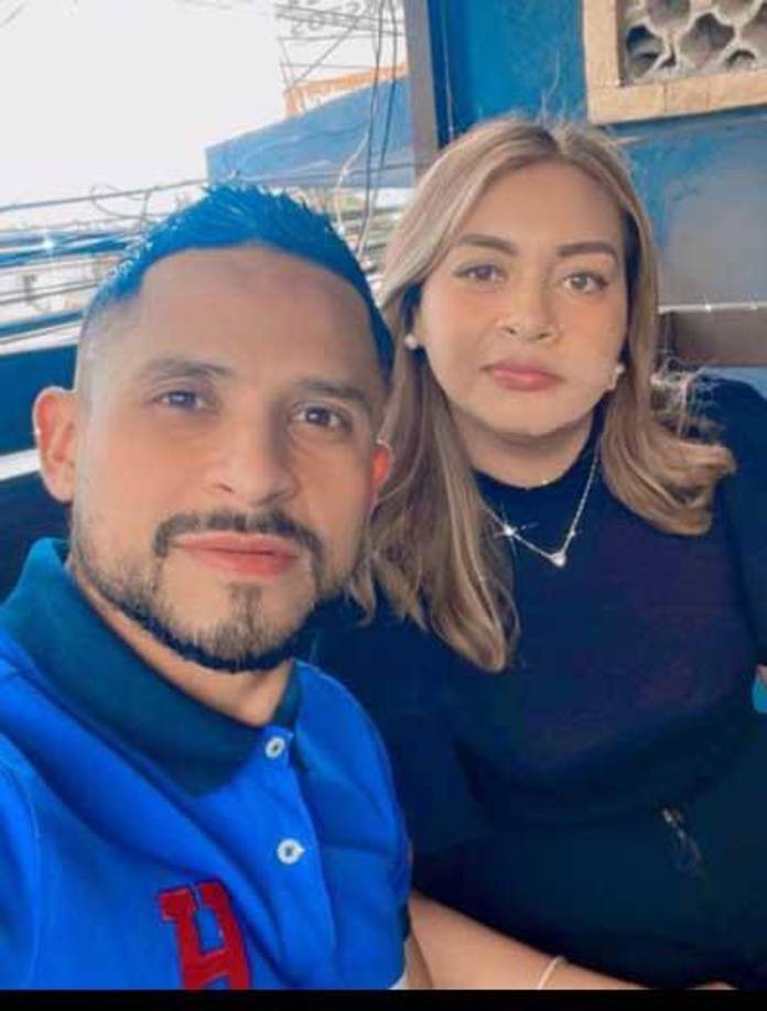 Omar Elvir: El lateral izquierdo tiene como esposa a Karen Recarte.