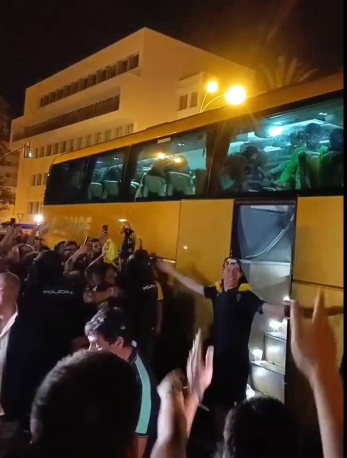 Impresionante: Lo que hicieron en Cádiz con el Choco Lozano luego que los salvó del descenso