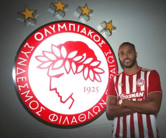 El internacional marroquí Youssef El-Arabi (32 años) ha firmado por el club griego del Olympiacos. El-Araby, que jugó cuatro temporadas en el Granada, jugó también en el Lekhwiya de Qatar entrenado por Michale Laudrup. Firma por tres temporadas.