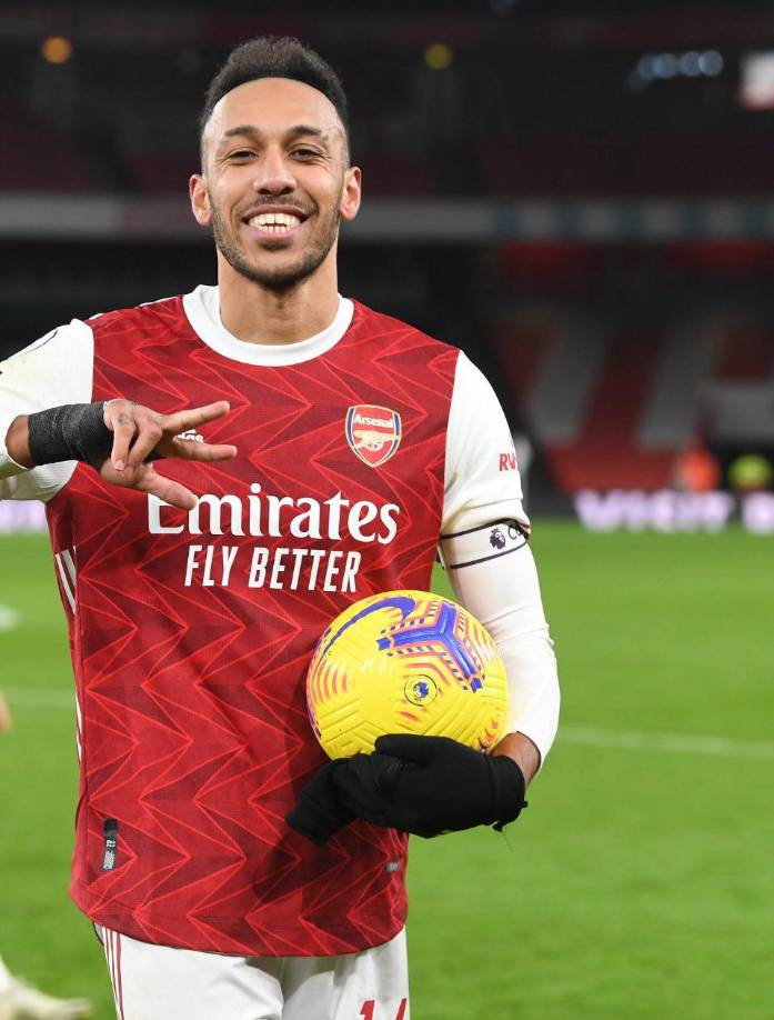 Pierre-Emerick Aubameyang está más fuera que dentro del Arsenal. El delantero gabonés no viajará con sus compañeros a Dubái, para entrenar durante el parón invernal de la Premier League, mientras busca una salida que solucione su situación en el equipo.