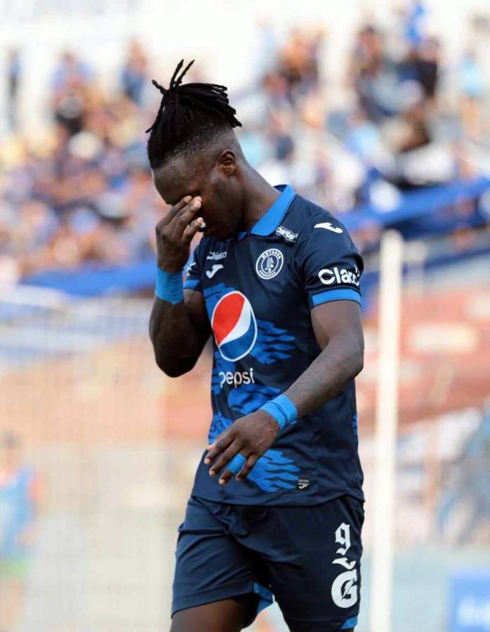 Rubilio Castillo rompió a llorar tras el gol que le anotó al Vida.