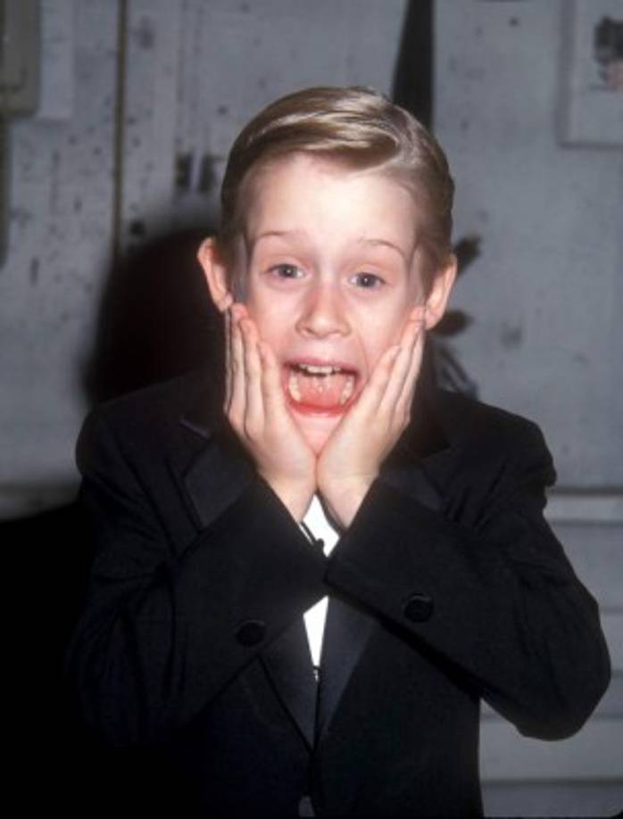 El ascenso a la fama de Macaulay Culkin se debió principalmente a su papel en la película 'Home alone' de Chris Columbus, la cual triunfó de forma internacional en 1990, así como su secuela.