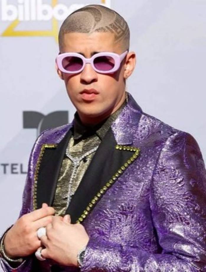 Bad Bunny es el artista número 3 a nivel mundial en YouTube en el 2018. Sus dos videos con más de mil millones de visitas se publicaron este año, Amorfoda y Te Boté.<br/><br/>Ozuna, J. Balvin y Bad Bunny tienen cada uno 20 millones de subscriptores en sus respectivos canales de YouTube.<br/>