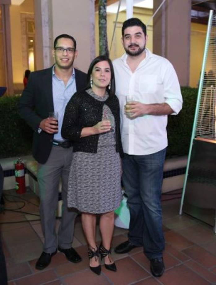 Frank Varela, Ericka Corletto y Santiago Chiuz.