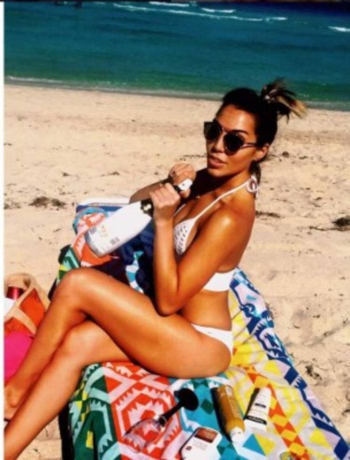 Frida Sofía luce una piel bronceada bella y radiante.