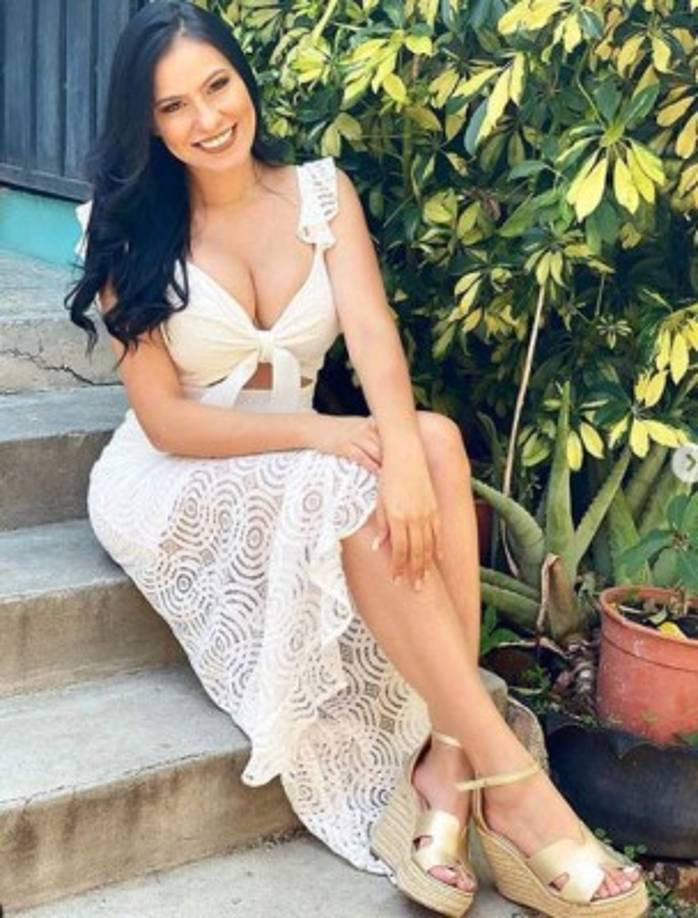 Alejandra Rubia no descartó darle una oportunidad a Quioto, pero le dejó una serie de condiciones: 'Como hombre te puedo decir que no es feo. Para que yo lo mire con otros ojos conlleva bastante trabajo y no es que me crea la última Coca Cola del universo, pero quiero que quien esté a mi lado, sepa que es un enviado de Dios y por consecuencia me tiene que cuidar, valorar y respetar como se debe', señaló.<br/>