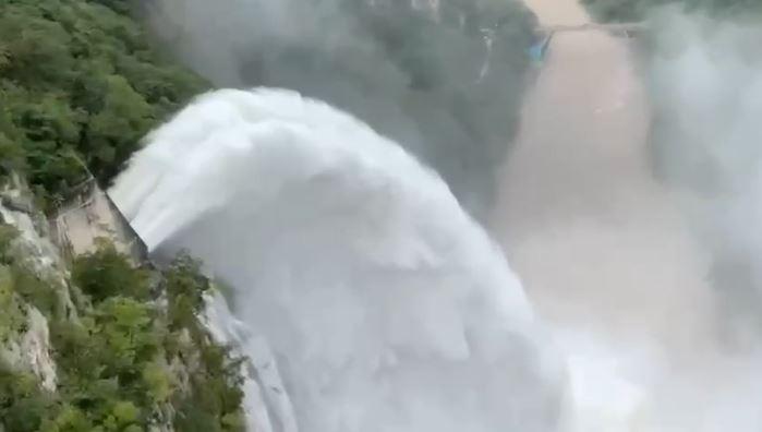 Las descargas hicieron a eso de las 2:15 pm del sábado.