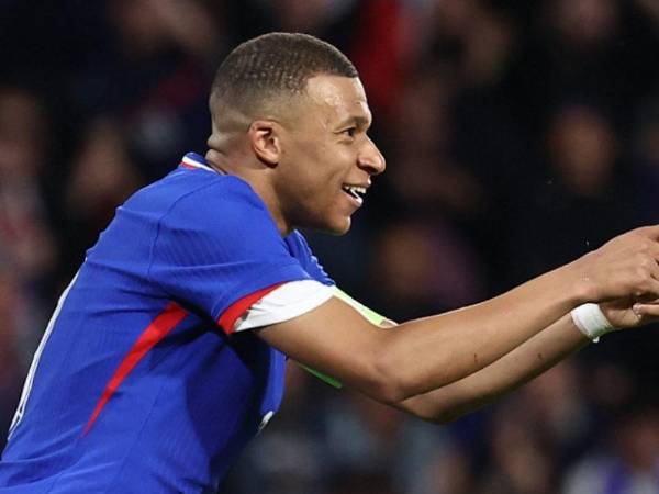 Mbappé celebrando su gol marcado en el duelo amistoso Francia vs Luxemburgo.