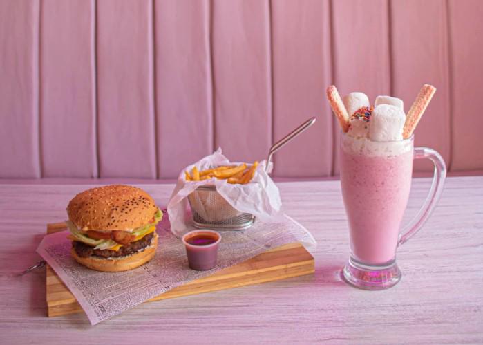 Hay un variado menú en “El Cusuco Café”.