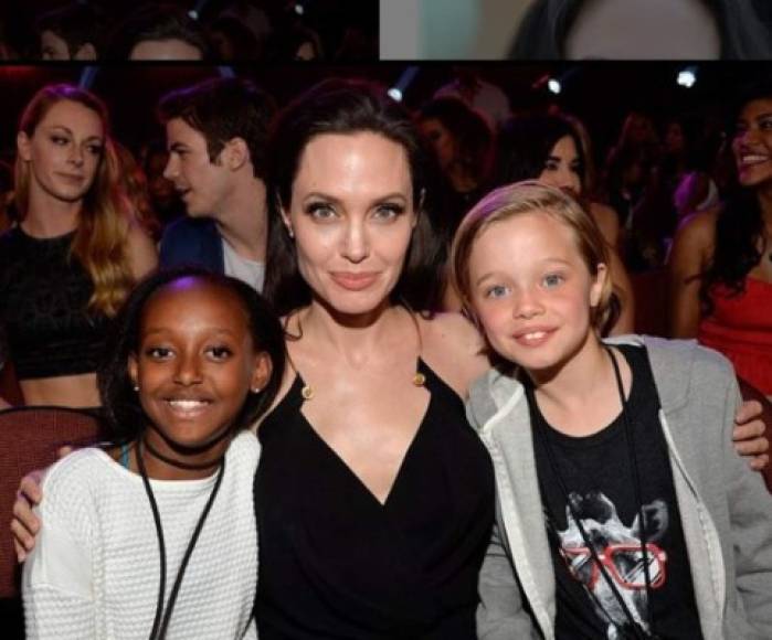 Aparentemente la familia de su padre, Brad Pitt, no estaría de acuerdo con iniciar el tratamiento en estos momentos porque lo consideran “antinatural”, sin embargo Jolie es quien ha dado el paso para apoyar a su hijo. “