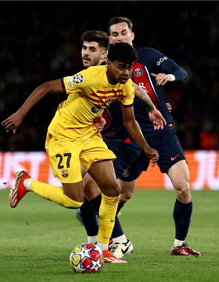 Lamine Yamal fue titular con el Barcelona ante el PSG.