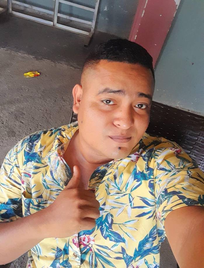 “Me llamaron a las 2:00 de la tarde, diciendo que estaba atendiendo pacientes y que se había rehusado a mostrar identificación”, explicó Spears. 