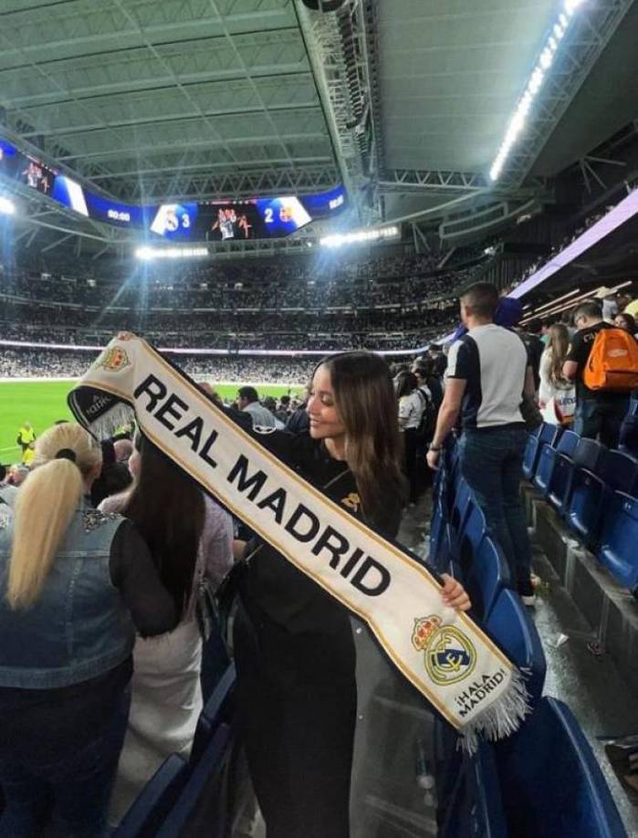 Nuni dejó de lado ver los partidos del equipo blanco por la TV y ahora la mayoría de los fines de semana se va al Bernabéu a ver al equipo de sus amores.