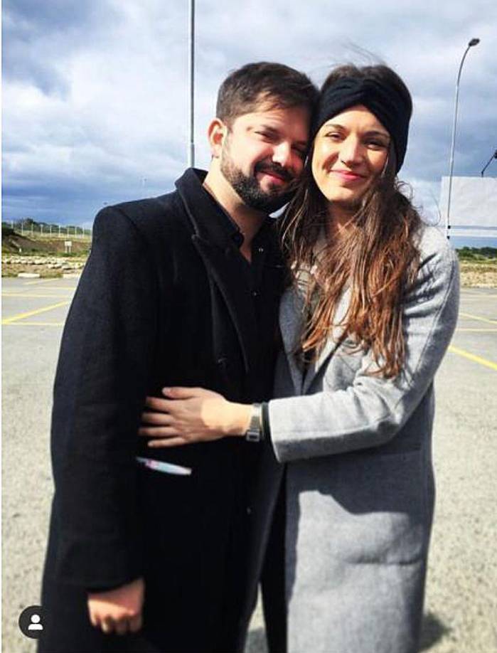 Karamanos, quien ha mantenido un bajo perfil durante la campaña y a quien Boric llama “compañera de vida”, llamó la semana pasada a repensar esa posición.