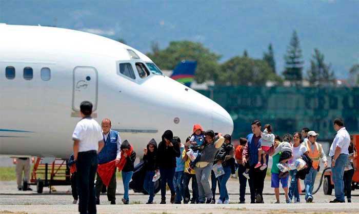 Embajada de EE UU revela los beneficios para hondureños que se autodeporten