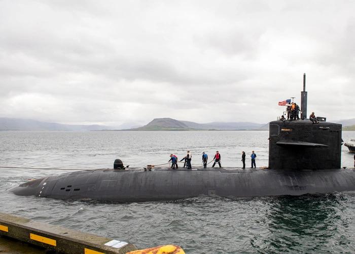 EEUU refuerza su despliegue militar en el Caribe con un crucero lanzamisiles