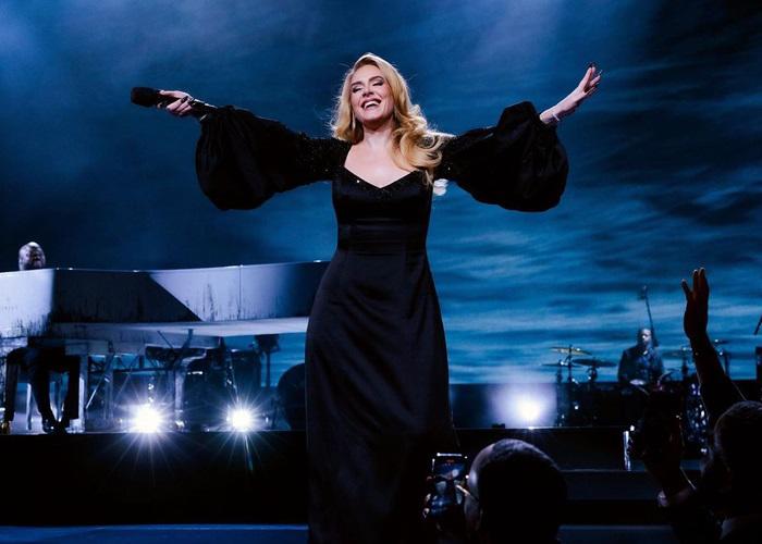 Emotivo encuentro entre Adele y Celine Dion en Las Vegas