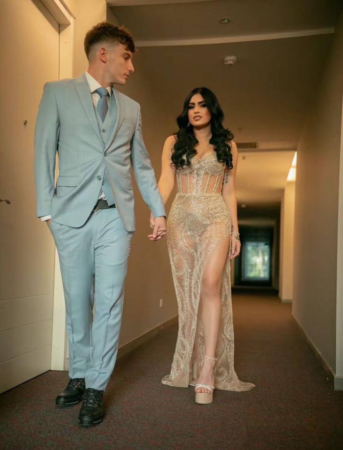 ”Esa es una baleada con carne”, le dijo Roxana Somoza a su novio Juninho, a lo que inmediatamente él hace mala cara y dice, “que está feo“.