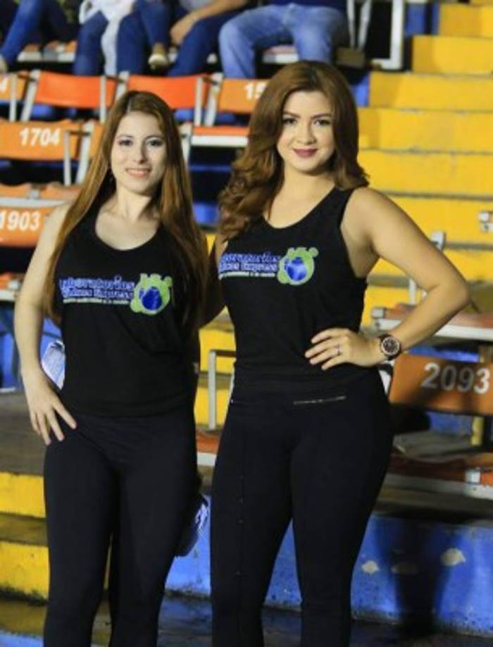En el estadio Nacional de Tegucigalpa, ellas llegaron a disfrutar de los partidos UPN- Honduras Progreso y Motagua - Platense.
